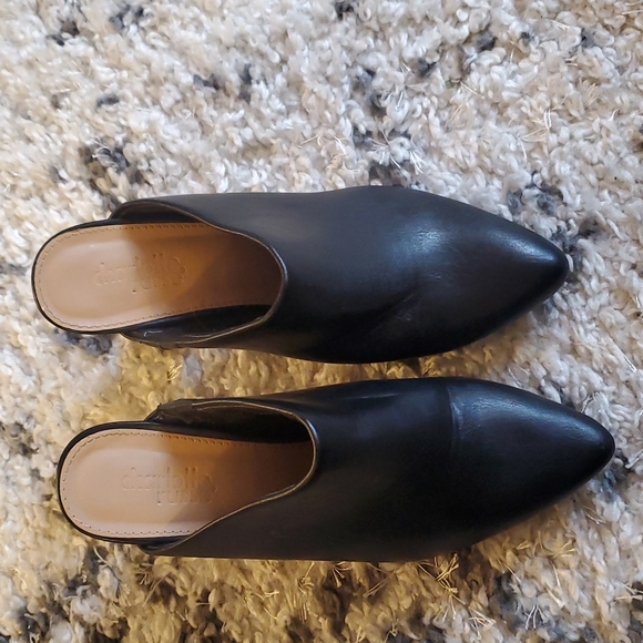 Heels - Picture 2 of 4